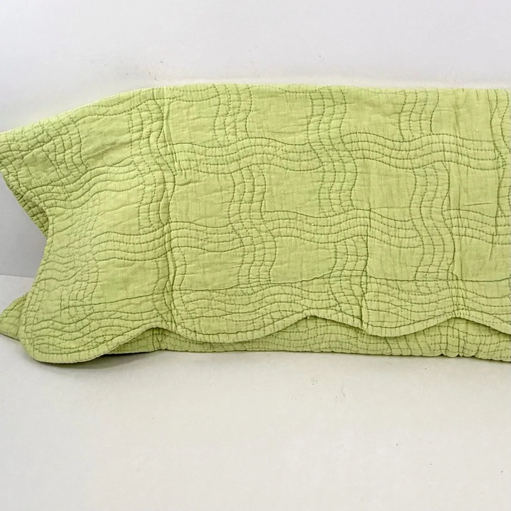 Green Quilted Scalloped Wavy Edge Pillow Shams Set 2 Standard - Picture 5 of 5